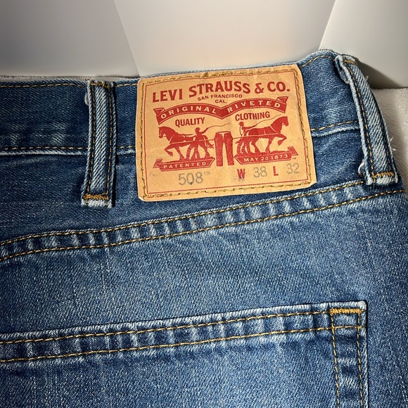 Levi Strauss 38/32 Straight Jeans - Picture 2 of 7